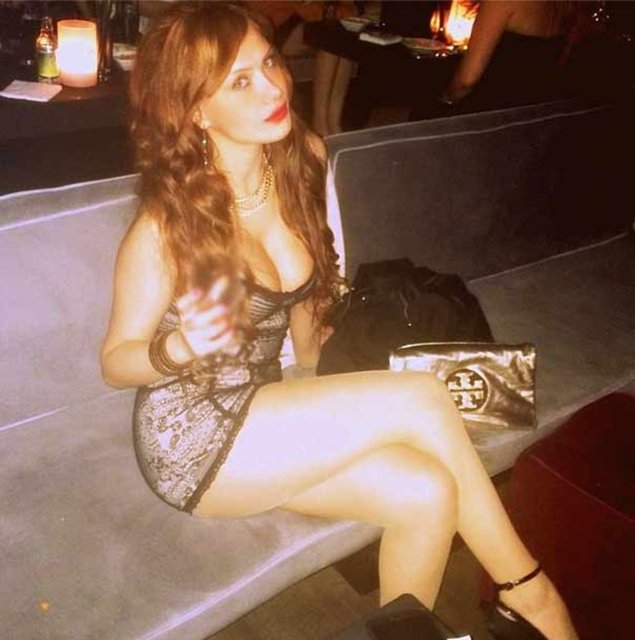 Cicişler olarak bilinen Esra-Ceyda Ersoy kardeşler bir çikolata firmasından gelen reklam teklifini reddettiler. -