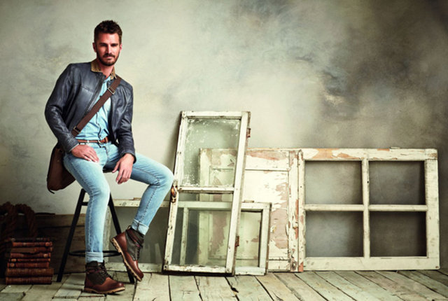 Ve benim en çok önemsediğim unsurların başında gelen, koku.  - Kadınında, erkeğinde imzasıdır "kokusu".  Fakat seçimide titizlik ve özen gerektirir. Cilt yapısına,karaktere göre seçilmelidir. Ben de şimdi sizlere farklı segmentte ve ulaşılabilir tavsiyelerde bulunacağım.