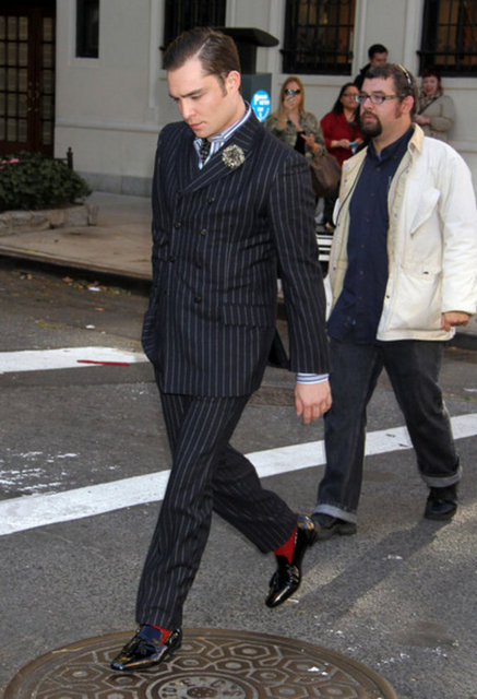 Bir erkeği gösteren üç önemli fiziksel öğe, saç traşı, elleri ve kokusudur. "Metroseksüellik"  artık günümüzde pek çok erkeğin benimsediği ve bildiği bir tanım. Bu sebeple ikna turlarını atmak bu noktada kolaylaşacaktır. Yeter ki, kendisi de istekli olsun.