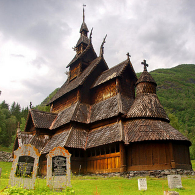 DÜNYANIN EN TUHAF KİLİSELERİBorgund Stavechurch (1180–1250) — Lærdal, Norveç