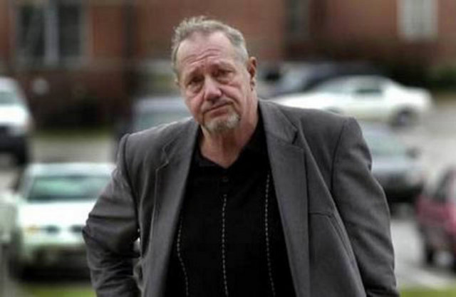 Ceasers Atlantic City onu çek üzerinde oynamaktan dava etti ve ardından karısı Jack'i boşadı. Bununla da kalmıyor Whittaker'ın hikayesi. Torununun erkek arkadaşı, Whittaker'ın evinde ölü bulundu. Haftalık 2100 dolar verdiği torunu da bu olaydan birkaç ay sonra aşırı doz uyuşturucu kullanarak başka bir yerde ölü bulundu. Whittaker'ın kızı o yıl içinde bilinmeyen bir sebepten dolayı öldü. Tüm hayatı yıkılmış olan Whittaker; "keşke o bilet elime geçtiğinde yırtıp atsaydım" diyor.