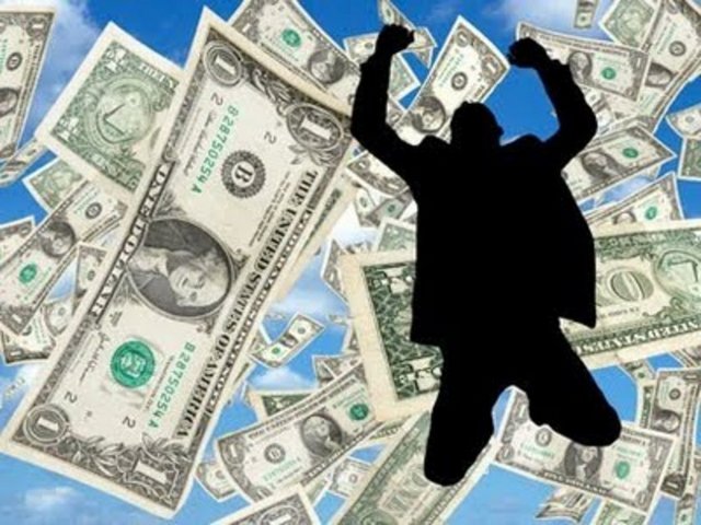 Kaliforniya'ya yerleşti ve kardeşiyle beraber araba işine girdi ve 5 yıl içinde iflasın eşiğine geldi.