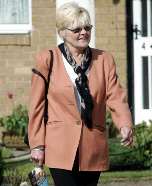 Barbara Dickenson, West End adlı yapımda onun hayatını canlandırmıştır. Vivian, şu an haftalık 87 sterlin ödediği bir pansiyonda yaşıyor.