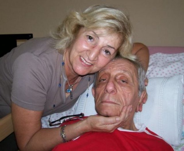 1950 yılında Necla Uygur ile hayatını birleştirdi.