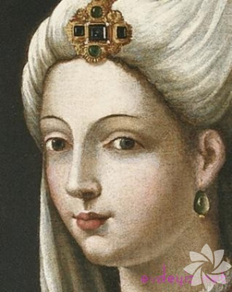 Rivayetlere göre Mihrimah Sultan, Kanuni'nin yanında sefere katılırdı. 