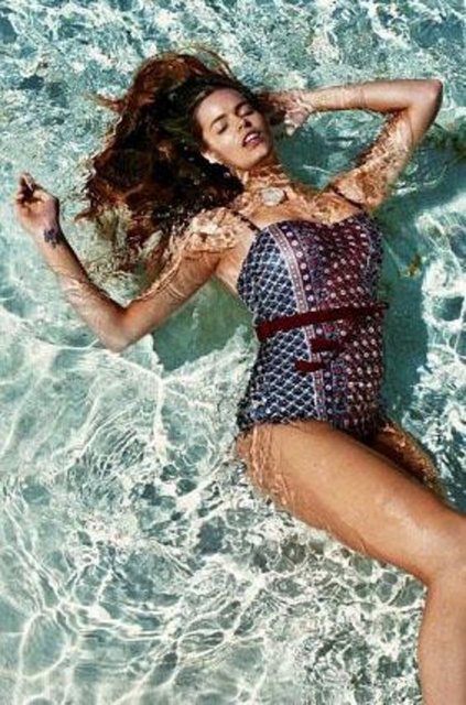 Lawley son olarak bir Fransız iç giyim firmasının da tanıtım yüzü oldu.