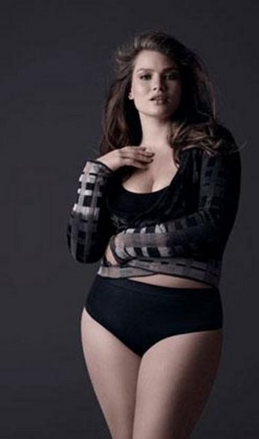 Lynn, pek çok kişiye göre kiloluyken de seksi görünülebileceğinin örneği.