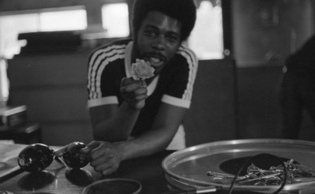 Konusu:1970'lerin Punk müzik Triosu "Death" üzerine bir belgesel... -