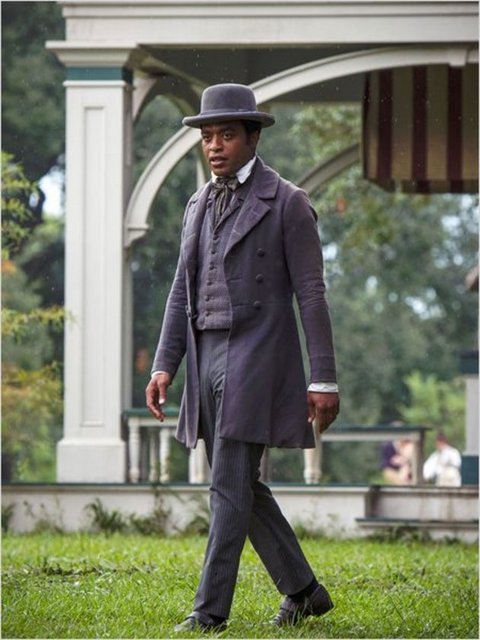 İngiliz sinemacı Steve McQueen'in yönetmenliğini ve John Ridley ile birlikte senaristliğini üstlendiği filmin oyuncu kadrosunda Michael Fassbender'ın yanı sıra Brad Pitt, Benedict Cumberbatch, Paul Giamatti gibi yıldızlar da yer alıyor.