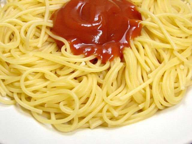 25. MAKARNA: Hamurdan yapılan makarnanın fazla tüketilmesi mide hastalıklarına neden oluyor.