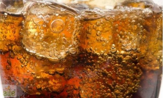 19. ASİTLİ İÇECEK: İçerisinde asit barındıran bu içecekler mide ve bağırsak hastalıklarına neden oluyor.