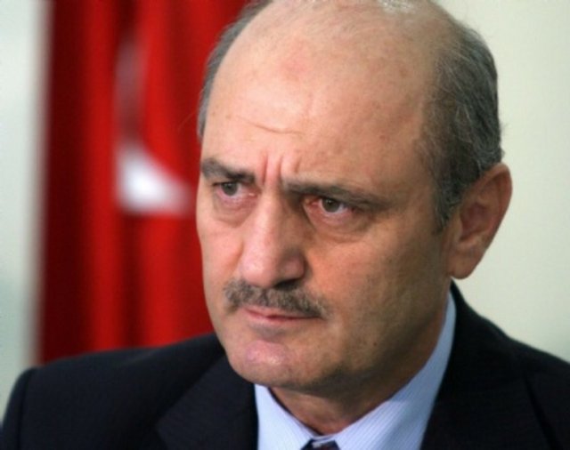 Eski Çevre ve Şehircilik Bakanı Erdoğan Bayraktar 10 Ekim 1948 (66 yaşında)