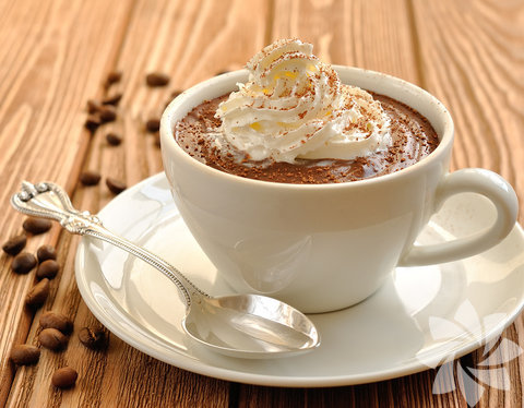 Kremalı kahveler: İçerdiği krema oranına ve kahvenin boyutuna göre bir hamburger kadar kalori içerebilecek içeceklerdir. Gizli kalori bombası olan bu tür içecekler tüketilecek ise, küçük boy seçilmeli ve ara öğün yerine tüketilmelidir.