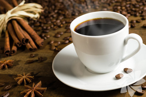 Filtre kahve: Günde 3-4 kupa kahve tüketmenin kafein sebebi ile konsantrasyonu güçlendirdiği ve metabolizmayı hızlandırdığı biliniyor. Yapılan son bilimsel çalışmalar kahvenin şeker ve kanser hastalıklarına karşı koruma sağlayabileceği sonucuna ulaştı. Hipertansiyon hastaları ve yüksek kolesterol hastalarının günde 1 kupanın üzerine çıkmaması gerekiyor.