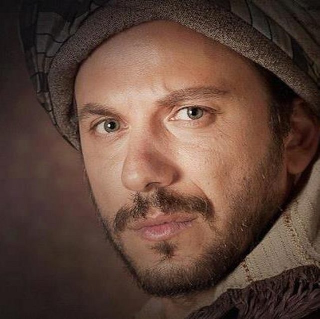 Taşlıcalı Yahya - Ölüm tarihi üzerinde bir anlaşmazlık olsa da çoğunluk tarihçi ve kaynak onun 1582 yılında vefat ettiğini belirtmektedir. -