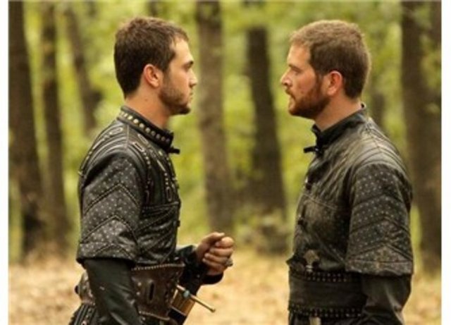 İran'da Tahmasb aracılığıyla babasından affını istedi bunun üzerine Kanuni 1.200.000 altın lira vererek Bayezidı İran'dan geri aldı ancak Kanuni onu affetmedi ve 25 Eylül 1561 tarihinde Kavzin'de boğdurttu. Cenazeleri Sivas'da bulunan "Melik-i Acem Türbesi"'ne defnedilmiştir. Öldüğünde 36 yaşındaydı.