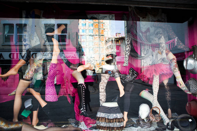 Diğer bir durak ise, Monica Ali'nin adına kitap yazdığı, cosmopolit yapısıyla Brick Lane.