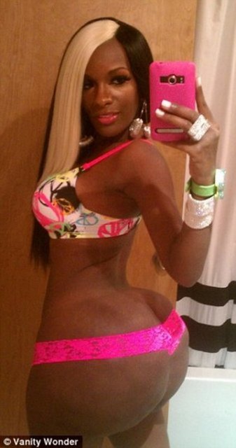 Vanity Wonder, daha sonra yasadışı kozmetik işlemlerle ilgili kitap yazmaya karar verdi.