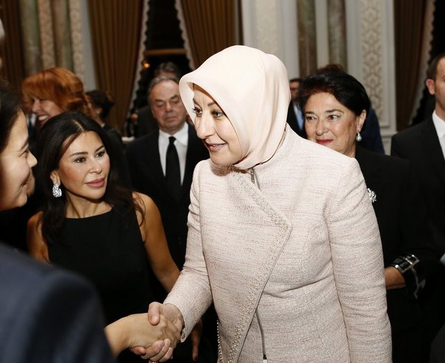SUZAN SABANCI DİNÇER, HAYRÜNNİSA GÜL