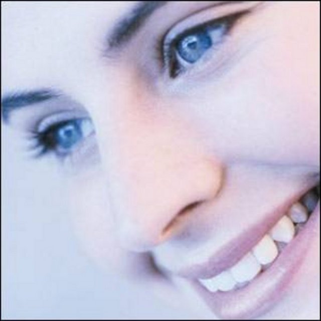 Kadınlar iletişim kurmak için günde 20.000 kelime, mimik ve jest kullanırken bu sayı erkeklerde sadece 7.000.