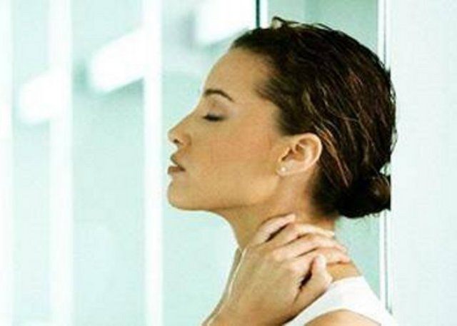 Adem elması: Gırtlaktaki adem elması adlı çıkıntı sadece erkeklere hastır.