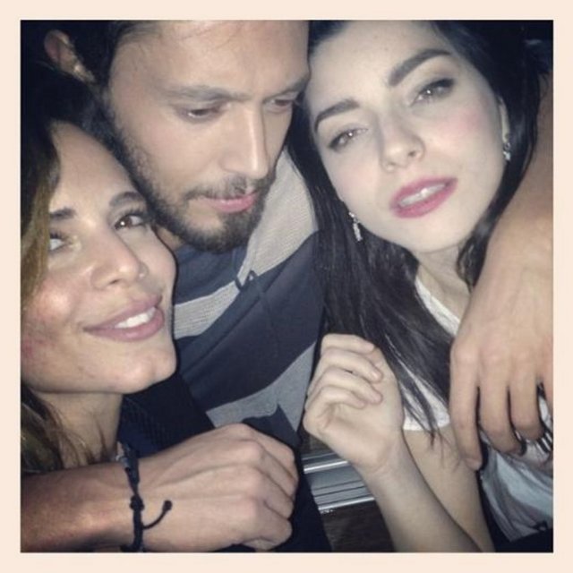 MERVE BOLUĞUR - Adamsın -