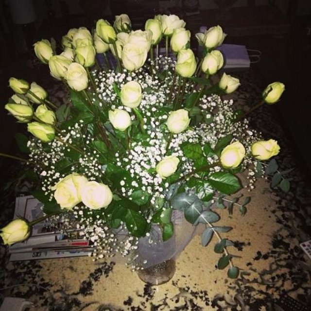 DEMET AKALIN - Ayın 23'ü kocam atlamaz, unutmaz beyaz güllerimi -