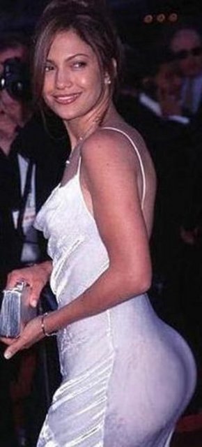 Büyük ama aynı zamanda düzgün hatlı kalçalara sahip olmak isteyenler sadece gösteri dünyasının ünlü kadınları değil. Sıradan kadınlar da böyle bir görüntüye sahip olmayı hayal ediyor.