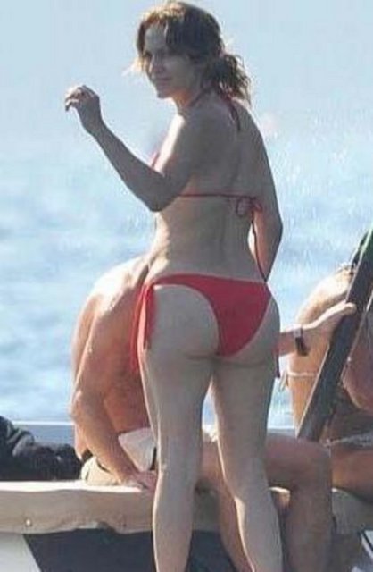 Bir araştırmaya göre erkekler her ne kadar kimi zaman tercihleri değişse de genellikle Jennifer Lopez'inkine benzeyen kalçalara sahip olan kadınları tercih ediyor.