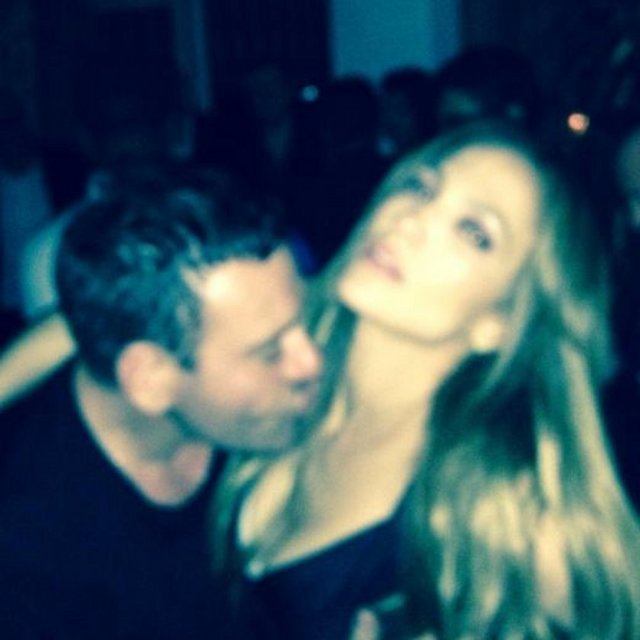 Yıllardır dünya starlarını görüntüleyen Türk fotoğrafçı Mert Alaş, hafta sonu Jennifer Lopez ve sevgilisi Casper Smart'ın da olduğu bir partideydi.