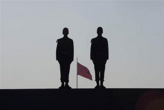 Büyük Önder Mustafa Kemal Atatürk'ün ebedi istirahatgahı Anıtkabir'in yorulmaz koruyucuları saygı nöbetçilerinin eğitimlerini, tören hazırlıklarını ve çalışmalarını görüntülendi. -