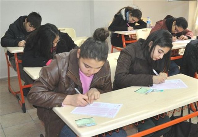 BU DÜŞÜNCE TUZAKLARINDAN UZAK DURUN -  - 1. Aşırı Büyütme-Küçültme(Kendi başarılarını küçültüp, başkalarının başarılarını abartmak ya da tam tersi) -Fenden yüksek net çıkardım ama önemli değil, sen matematikten haber ver. -