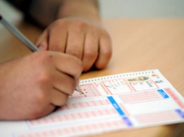 Kaygı genellikle bizim yargılarımız ya da duruma yüklediğimiz anlam nedeniyle ortaya çıkar. Bu nedenle sınav kaygısı ile ilgili şunu söylemek çok doğrudur, öğrencileri kaygılandıran sınavdan çok sınava yükledikleri anlamdır.