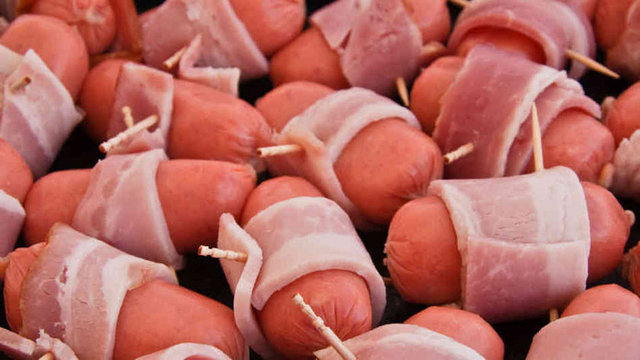 Ürünlerin içindekiler bölümünde yer alan bu maddelerin, gıdaların renk, tat, koku, besin değeri ve raf ömrünü iyileştirmek amacıyla kullanıldığını belirten Gültekin, bunların bitkisel, hayvansal ve sentetik kaynaklardan elde edildiğini ifade etti.