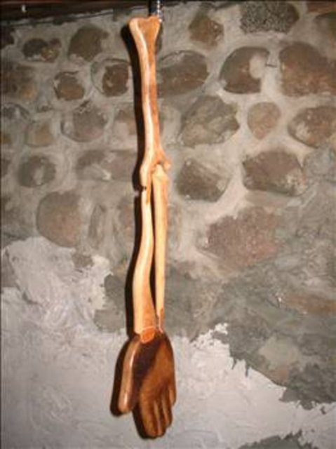 Mezara girdiklerinde Dorcas Chase'e ait bir kol kemiği gördüler, tabutun kenarından dışarı sarkmıştı.