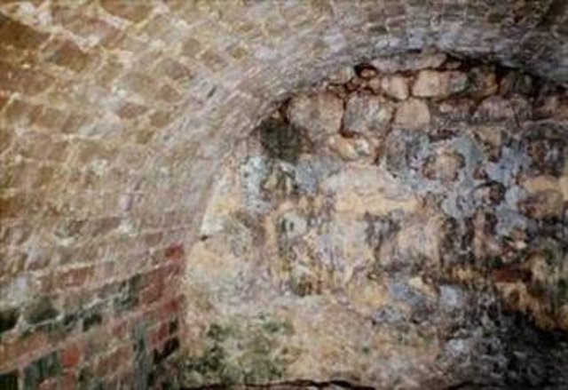 Kapıyı iki görevli ancak açabildi.