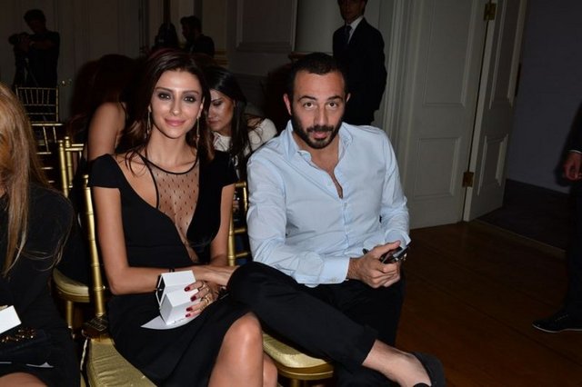 İkili arasında yaşanan tartışma ipleri kopardı. Özge Ulusoy ayrılıkla ilgili, "Bitti, yalnızım, çok mutluyum" dedi.