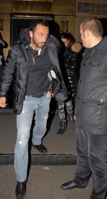 Geçtiğimiz günlerde ilişkilerini sonlandıran Özge Ulusoy-Hakan Baş çiftçi ayrılığa daha fazla dayanamadı.