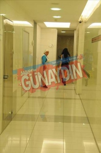 Vatan'a konuşan Asena Erkin şunları söyledi: "Caner şu an yanımda. İkimiz de şok olduk. Sadece iş yaptığım arkadaşım Berkay. İkimiz de şok olduk. Çünkü Berkay benim arkadaşım. Evli, barklı, çocuklu, mutlu bir insana bu nasıl yapılır...