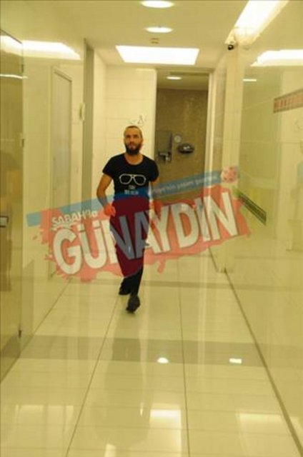 İNGİLTERE FOTOLARI SİLİNDİ Asena Erkin ile popçu Berkay'ın arasında bir aşk olduğu iddiası; aslında yeni değil! Aylardır dedikodu kazanı; ikili için kaynıyor.