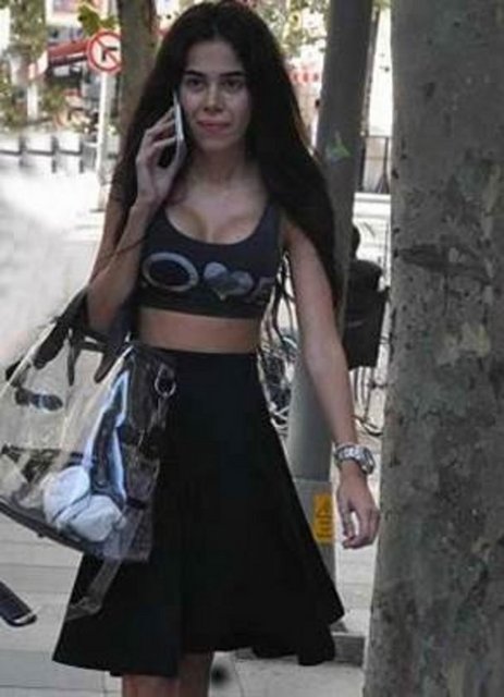 Bu iddianın da magazin kulislerinde konuşulması üzerine Asena Erkin; Berkay'ın stil danışmanlığını yapmaya son verdi.