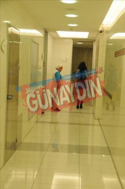 İddiaya göre Caner Erkin; Asena Erkin ile Berkay'ın Londra'da birlikte çekilmiş fotoğraflarını 500 bin dolara satın aldı ve bu kareler de tarih oldu!