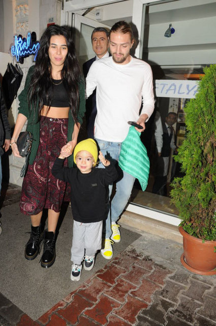 Bu arada eşi ve popçu Berkay'la ilgili iddialara inanmadığını söyleyen Caner Erkin, "Konuşulacak bir şey değil. Ben eşime güveniyorum. İşimde gücümdeyim" dedi. -