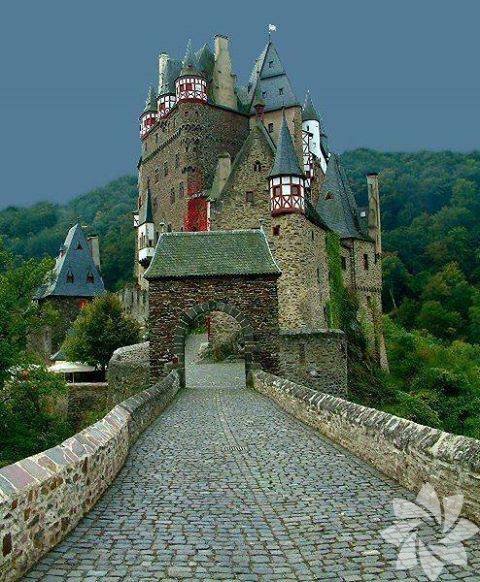 Burg Eltz Kalesi, Almanya