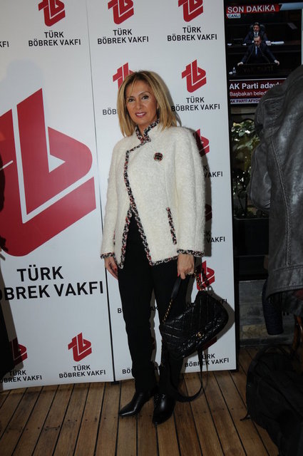 ESRA ÖZTÜRK