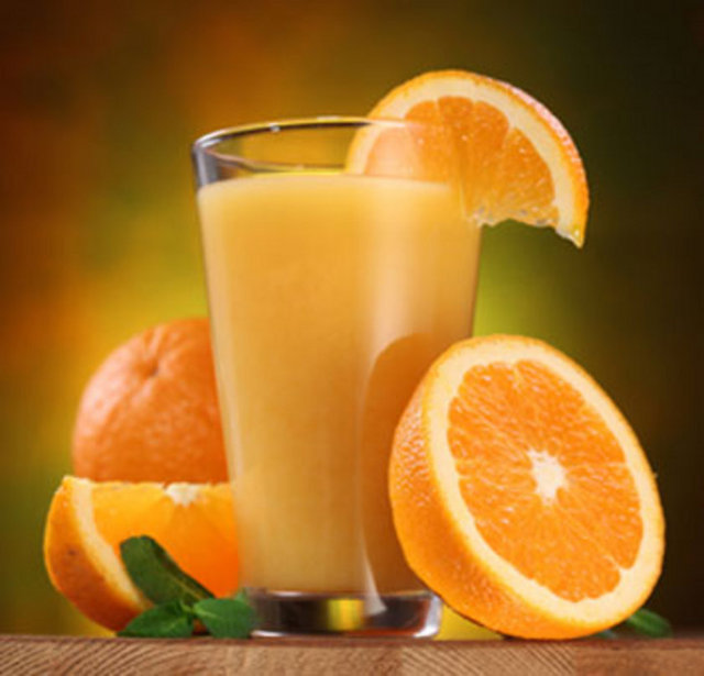 Portakal suyu içerisinde bulunan antioksidan ve bioflavin ile kılcal damarları güçlendirerek kalbin zarar görmesini engelliyor.