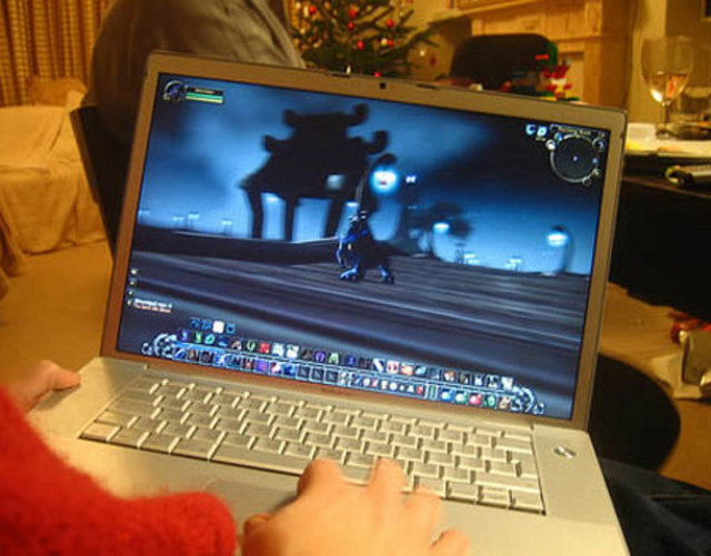 Warcraft Test Edici: Warcraft oynuyorsanız ve bu oyunda çok iyiyseniz bu işe uygun olabilirsiniz. Bu işte yapmanız gereken tek şey en az 4 saat boyunca oyun oynamak.