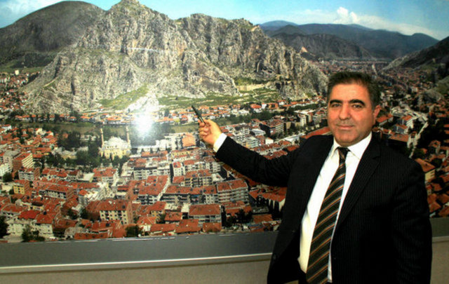 Cafer Özdemir, 1967 Yozgat doğumlu.