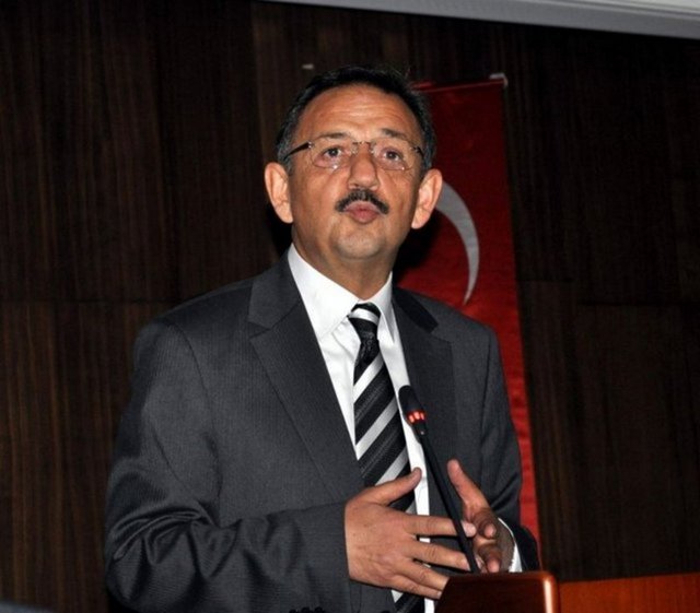Mehmet Özhaseki, 1947 Kayseri doğumlu