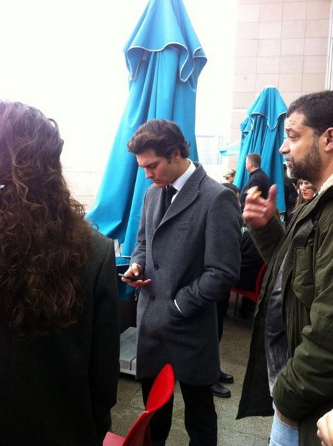 GİZEM'LE KULLANDIK - Uyuşturucu temin etmek ve satmak gibi suçlamaları reddeden Çağatay Ulusoy, ifadesinde "Ben esrar kullanıyorum" dedi. İlk olarak "Asla kimseyle birlikte içmedim" diyen Ulusoy, daha sonra Gizem Karaca ile birlikte 1 kez oyuncu Ergun Taş'ın evinde esrar kullandıklarını itiraf etti.